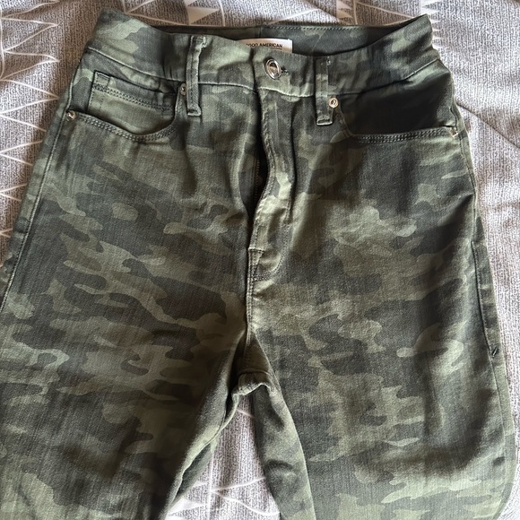 Good American • Always Fits Good Waist Skinny Jeans - Picture 6 of 7